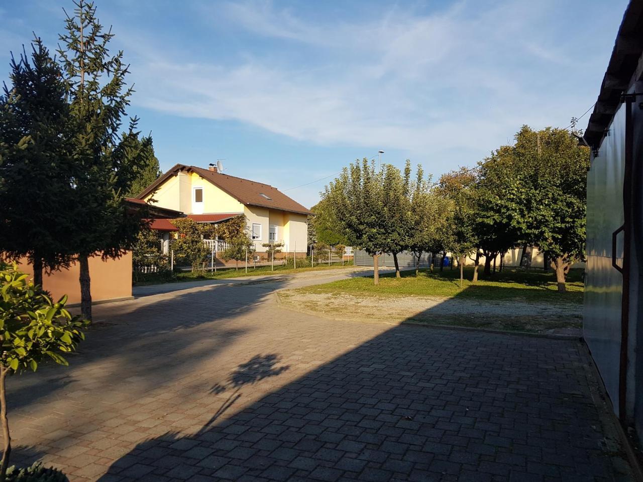 Apartments Martina Osijek Exterior foto